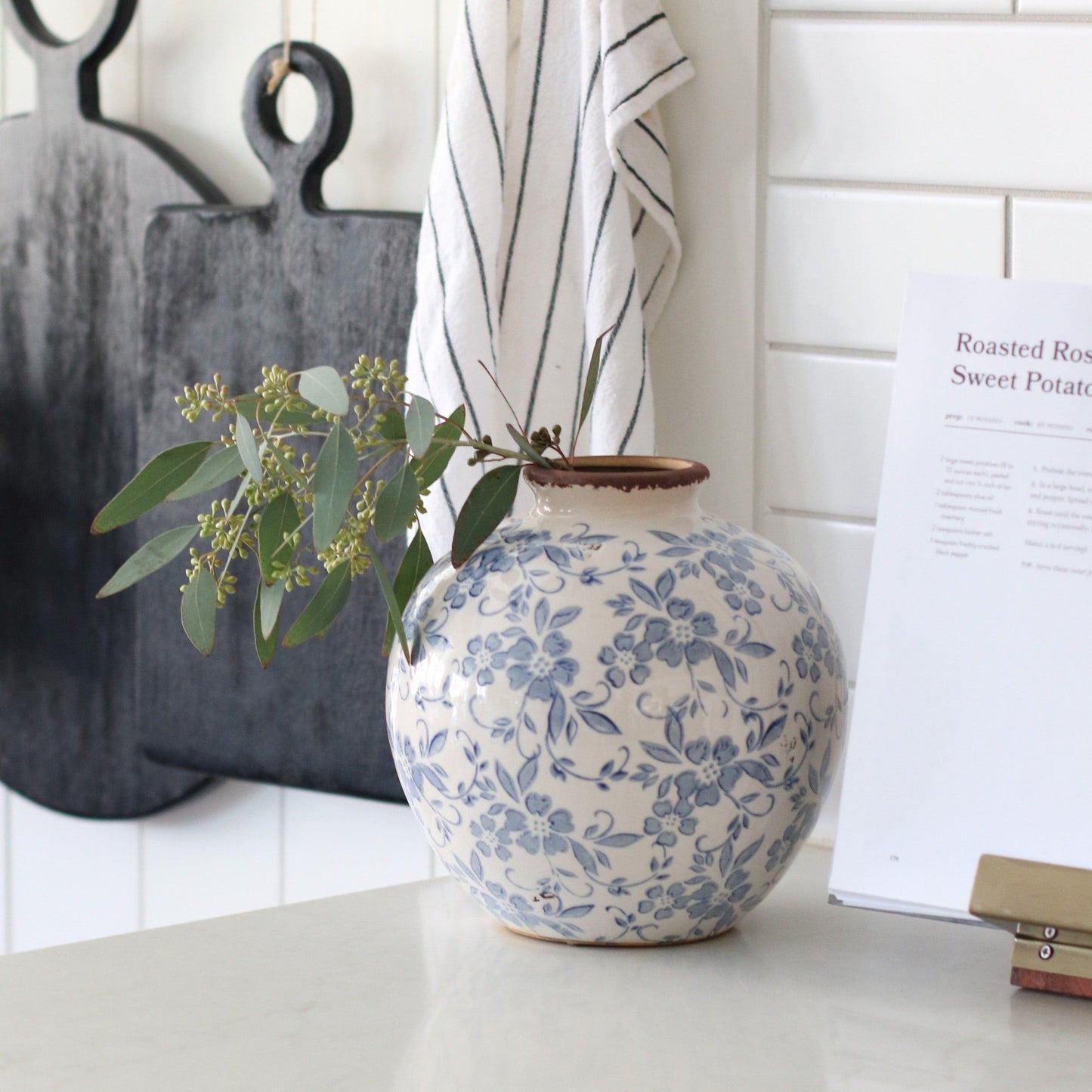 Laurelynn Vase